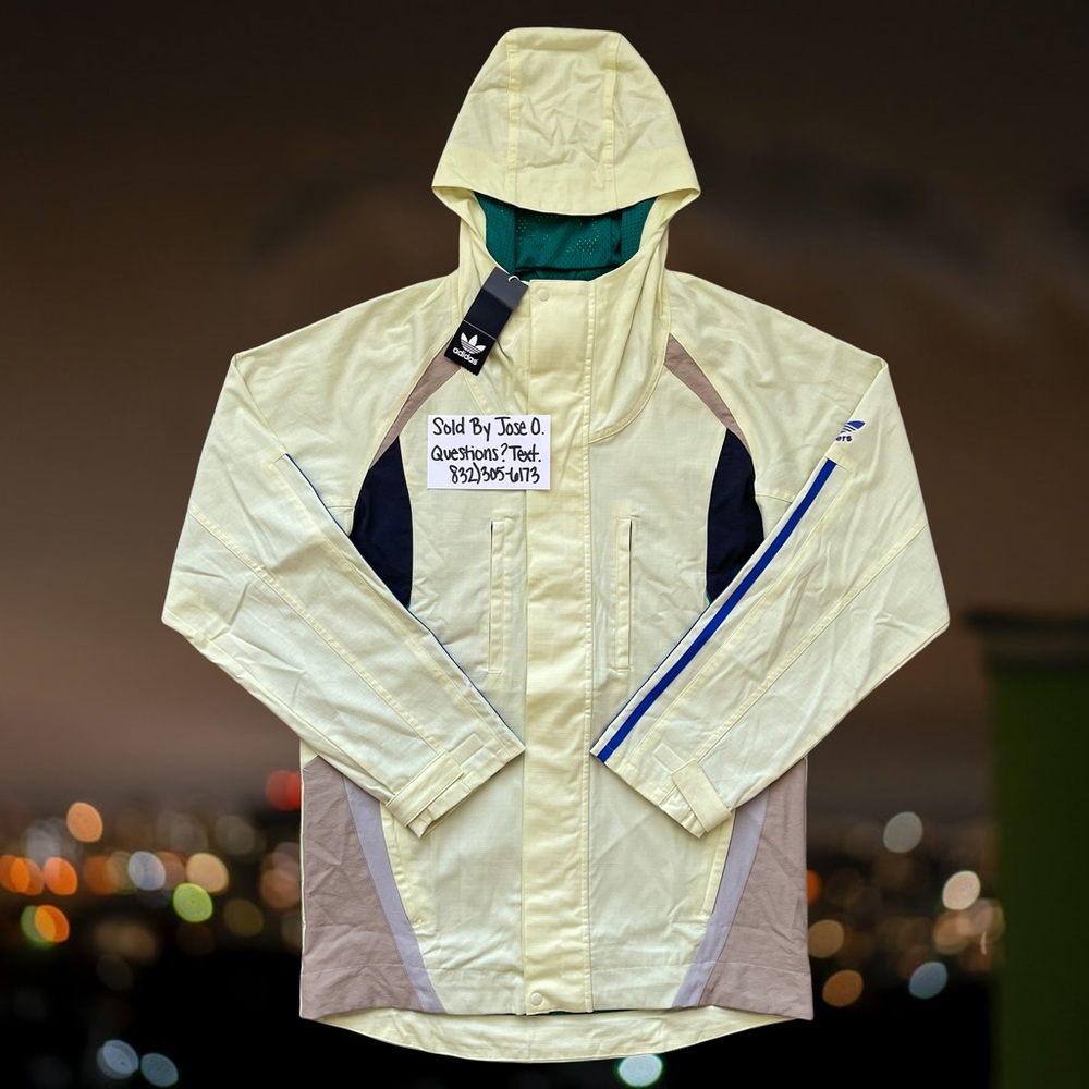 ADIDAS ALL TIMERS MENS HOODED SKATEBOARDING JACKET SIZE XS EXTRA SMALL YELLOW NE